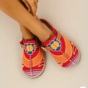 Linen Embroidered Clogs